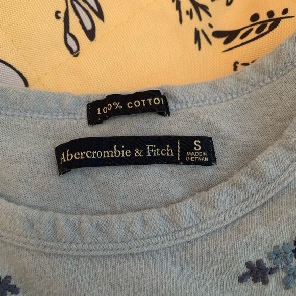 Abercrombie Tshirt - Picture 3 of 4